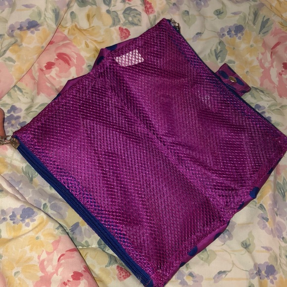 Makeup bag 🌟5 for $20🌟 - Picture 2 of 2